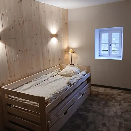 Hébergement de vacances Maison De Caractère Avec Piscine *