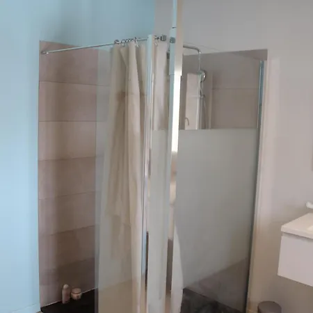 Hébergement de vacances Maison De Caractère Avec Piscine